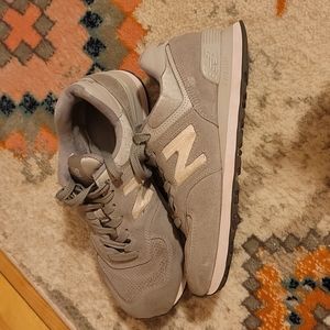 Womans New Balance 574 Size 9